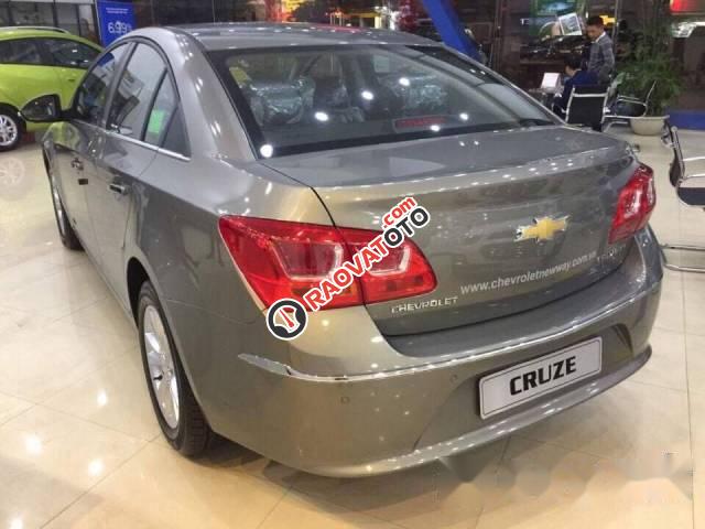 Bán Chevrolet Cruze sản xuất 2017, màu xám -4