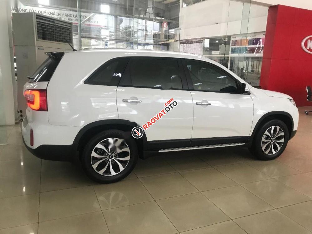 Bán xe Kia Sorento DATH đời 2017, màu trắng-2