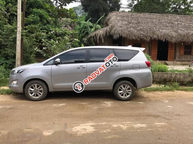 Bán ô tô Toyota Innova đời 2016, màu bạc -1