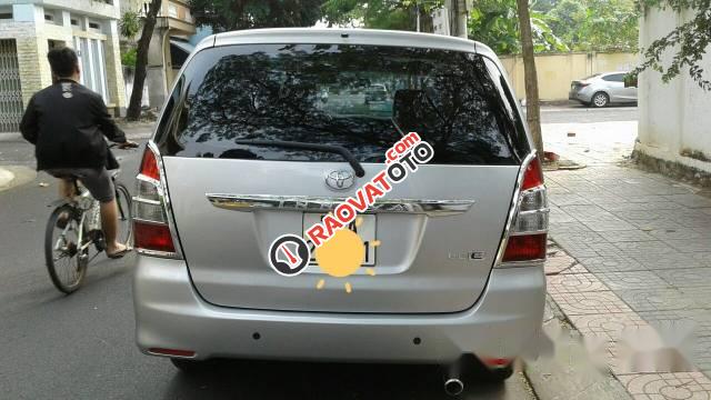 Gia đình bán xe Toyota Innova đời 2013, màu bạc-1