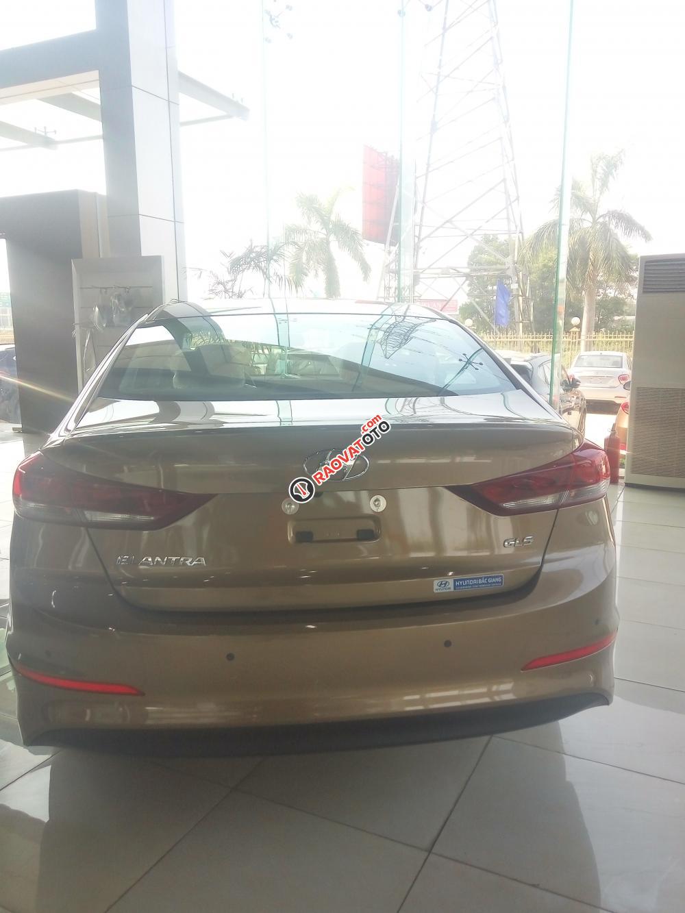 Hyundai Bắc Giang Bán Hyundai Elantra đời 2018, đủ màu, giao xe ngay. Thành Trung: 0941.367.999-2