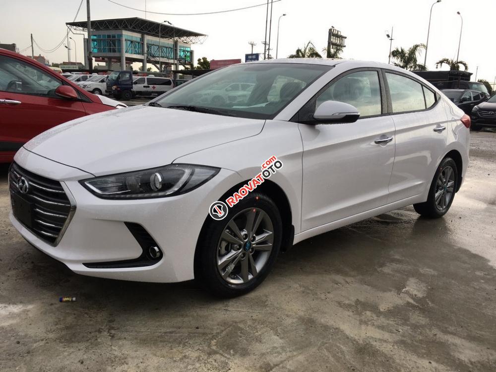 Hyundai Lạng Sơn_Hyundai Elantra đời 2017, màu trắng, giá tốt-3