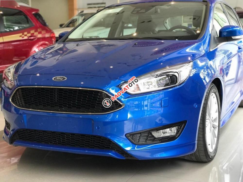 Bán xe Ford Focus Sport 1.5L đời 2017, màu xanh lam giá cạnh tranh-2