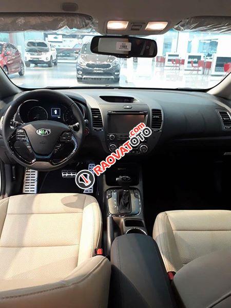 Kia Cerato 2017 chính hãng, xe đủ màu, giao ngay giá chỉ từ 530 triệu, chỉ cần trả trước 115 triệu - Liên hệ 0985793968-1