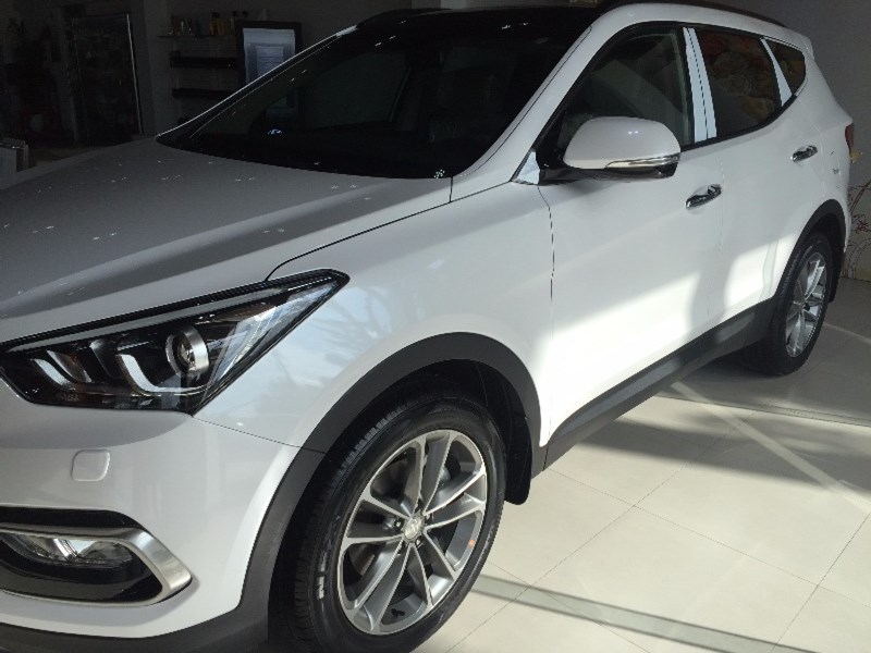 Cần bán Hyundai Santa Fe đời 2017, màu trắng, nhập khẩu nguyên chiếc-2