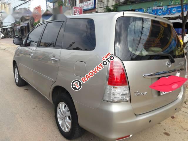 Bán Toyota Innova G đời 2011, màu bạc số sàn-1