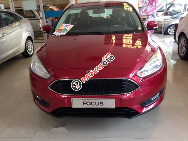 Bán xe Ford Focus 1.6l Trend đời 2017, màu đỏ  -0