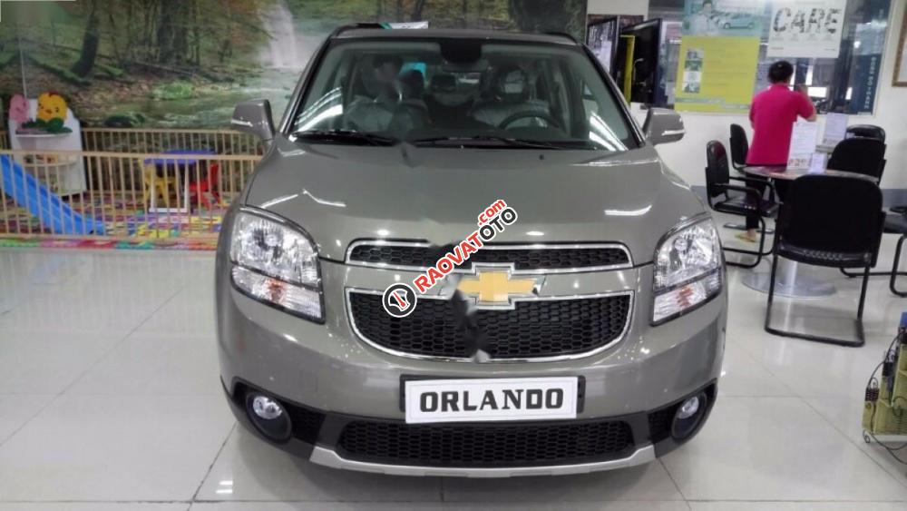 Cần bán xe Chevrolet Orlando 1.8 LT đời 2017, màu xám-3