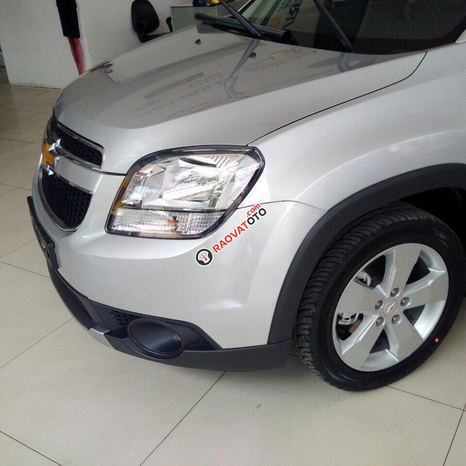 Chevrolet Orlando LT 1.8 MT màu bạc, mua xe trả góp _ LH: 090 102 7 102 Huyền Chevrolet-6