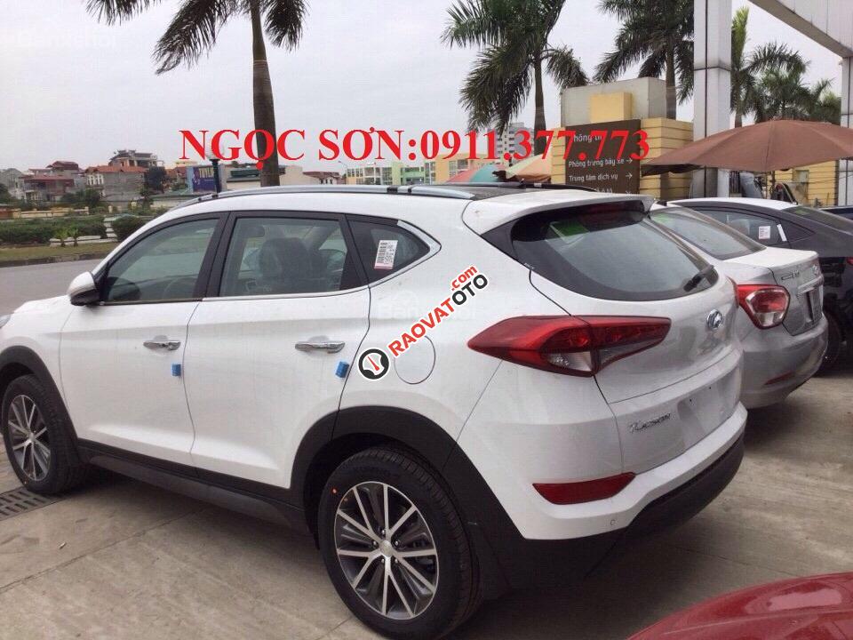 Cần bán Hyundai Tucson mới, màu trắng, LH Ngọc Sơn: 0911377773-14
