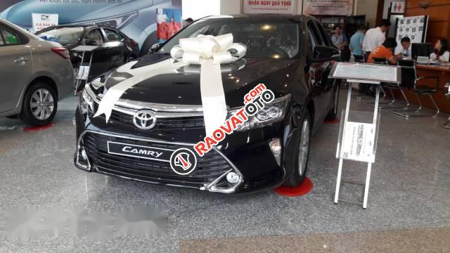 Bán xe Toyota Camry 2.5Q đời 2017, màu đen-1