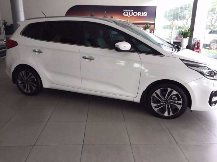 Bán xe Kia Rondo năm 2017, màu trắng, nhập khẩu, giá 809tr-2