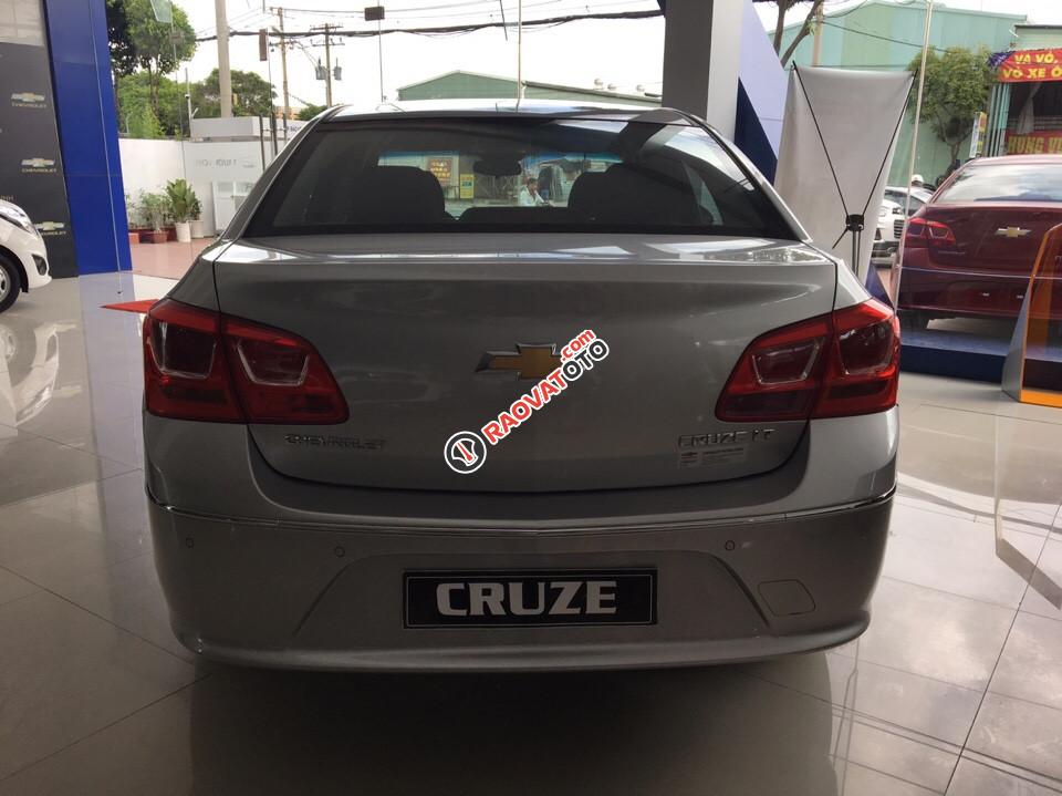 Bán Chevrolet Cruze 2018 số sàn, chạy grab uber, hỗ trợ vay 100%, giảm ngay 40tr tháng 3. LH: 09.386.33.586-1