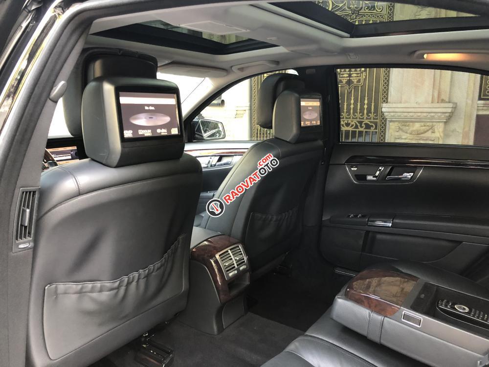 Mercedes S300 đời 2011, bản full option, màu đen-9