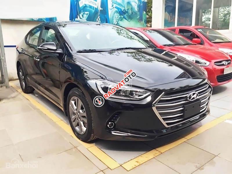 Elantra 1.6 AT màu đen, xe mới 100%, giao xe ngay, 730tr bao gồm lăn bánh, 150 triệu lấy xe- 0902.608.293-1