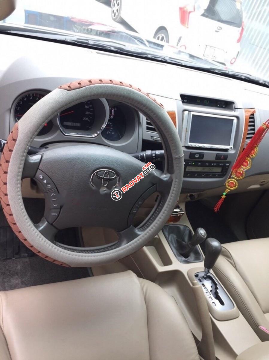 Bán gấp Toyota Fortuner 2.7V 4x4 AT đời 2010, màu xám xe gia đình, 546 triệu-9