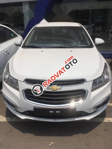 Cần bán Chevrolet Cruze đời 2017, màu trắng-3