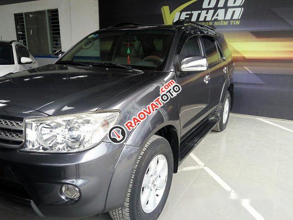 Bán xe Toyota Fortuner V 2.7AT 2010, màu xám xe gia đình-6