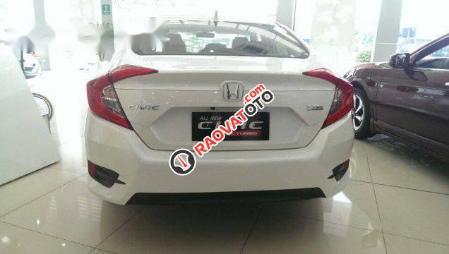 Bán xe Honda Civic đời 2017, màu trắng, giá bán 920tr-0