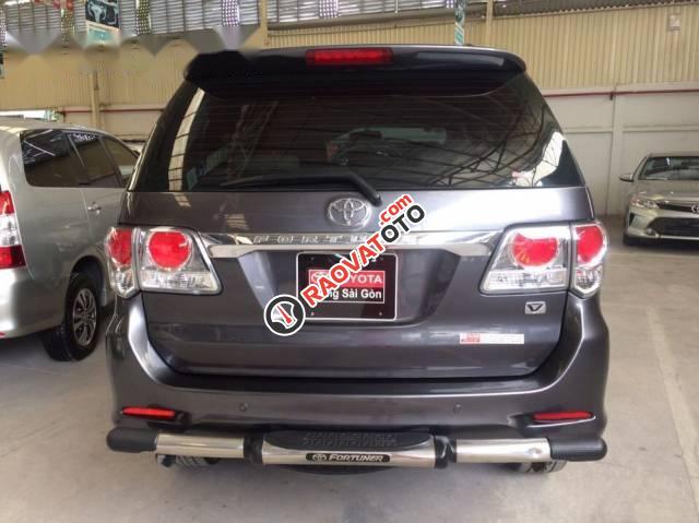 Bán xe Toyota Fortuner V sản xuất 2013, màu xám-3