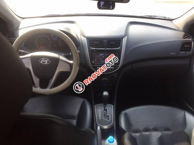 Auto bán Hyundai Accent năm 2010, màu trắng, nhập khẩu-4