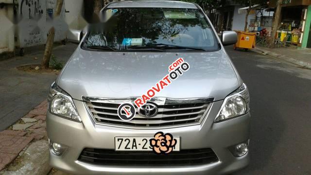 Gia đình bán xe Toyota Innova đời 2013, màu bạc-2