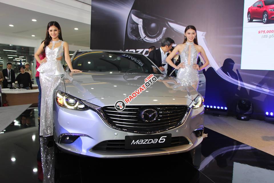 Bán ô tô Mazda 6 2.0L Premium đời 2018, màu bạc, 899 triệu cho vay lên đến 85% giá trị xe-0