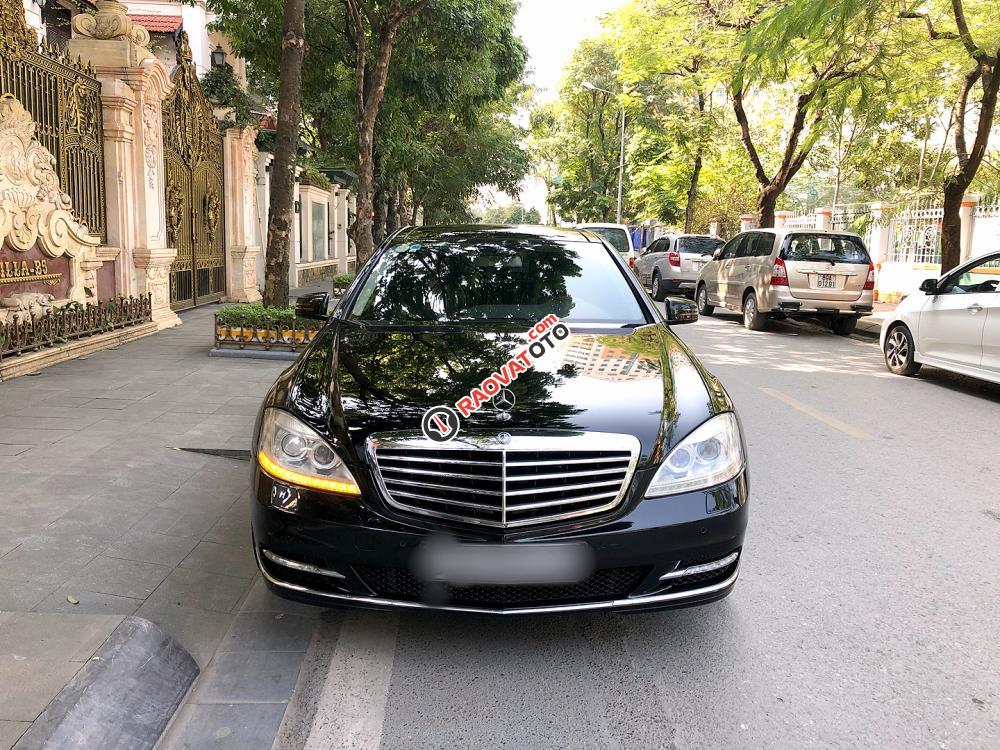 Mercedes S300 đời 2011, bản full option, màu đen-0