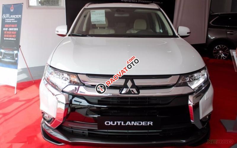 Bán xe Outlander 2.0 CVT 2017, khuyến mại lên đến 170 triệu cho khách hàng mua xe tháng 2 năm 2018-3