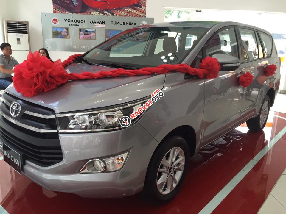 Cần bán Toyota Innova 2.0G AT đời mới, trang bị DVD, giá cạnh tranh, hỗ trợ vay 95% giá xe-0