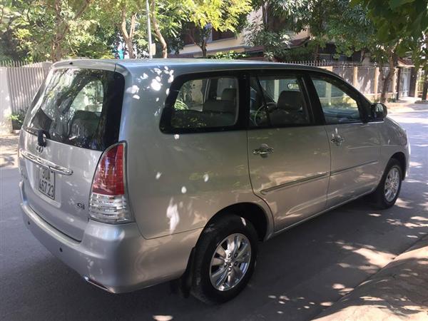 Bán xe Toyota Innova 2.0G đời 2010, màu bạc, chính chủ, giá 398tr-5