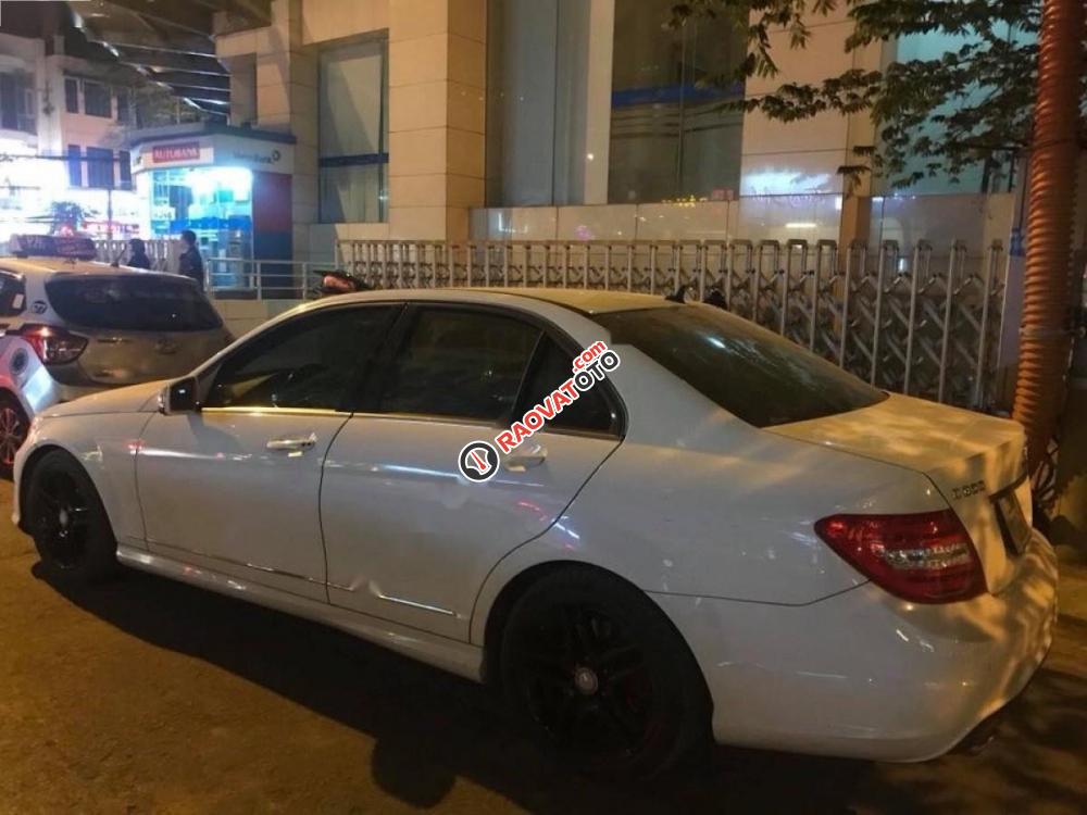 Cần bán gấp Mercedes C300 sản xuất 2011, màu trắng, nhập khẩu, giá 785tr-1