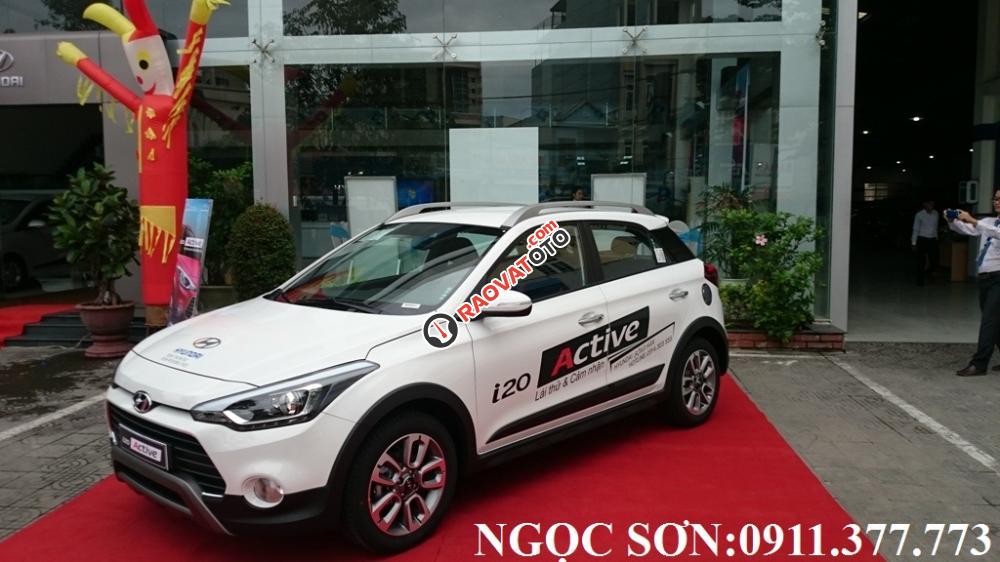 Bán Hyundai i20 Active Đà Nẵng,trả góp 90%xe, LH Sơn: 0911377773-3