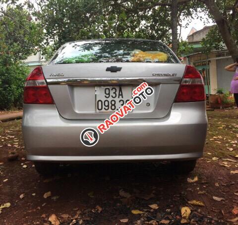 Cần bán gấp Daewoo Gentra đời 2010, màu bạc, xe gia đình-7