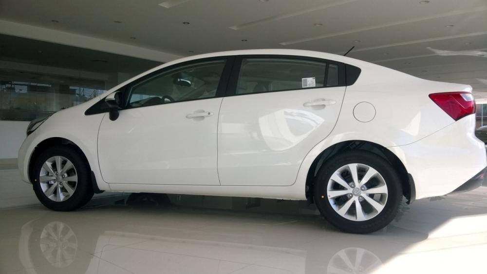 Bán xe Kia Rio đời 2017, màu trắng, nhập khẩu -5