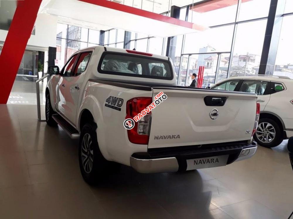 Bán ô tô Nissan Navara SL 2.5 MT 4WD đời 2017, màu trắng, nhập khẩu, giá 725tr-4