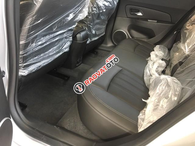 Chevrolet Cruze LTZ, hỗ trợ vay tối đa, chi phí lăn bánh tầm 150 triệu, bảo hành 3 năm, LH Nhung 0907148849-1