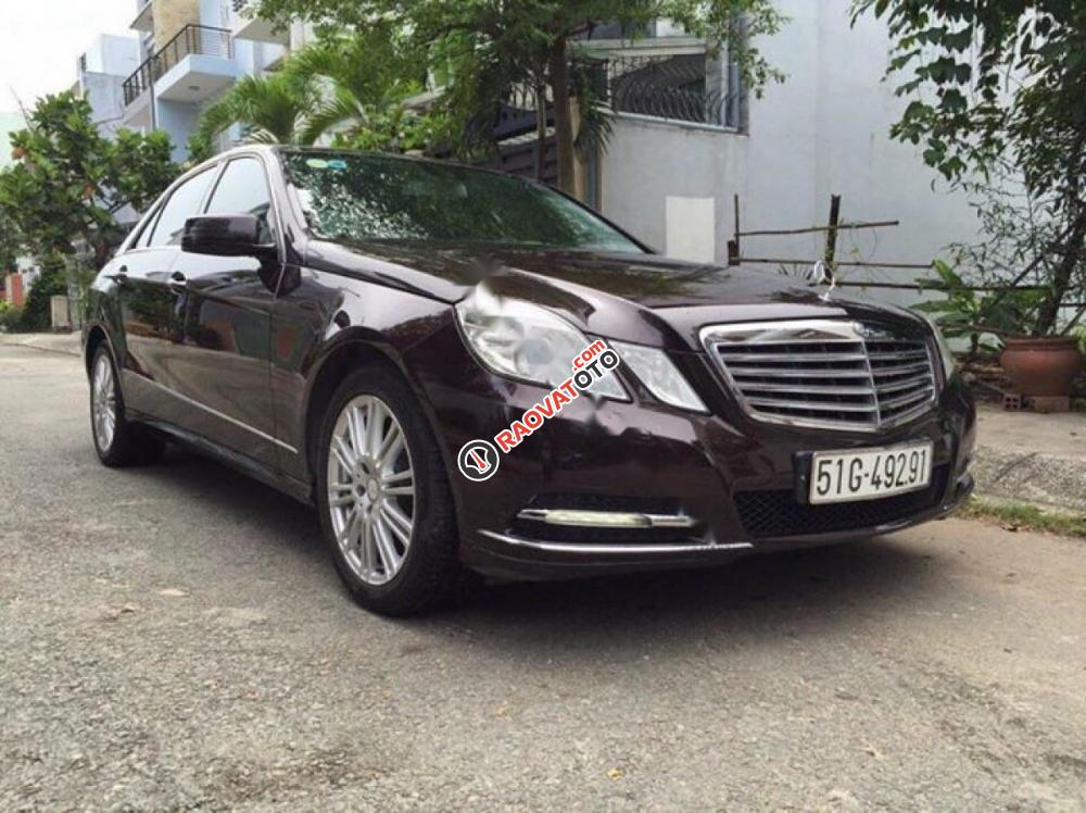 Cần bán xe Mercedes E300 đời 2012, màu nâu-0