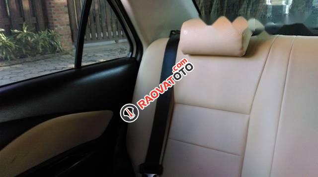 Chính chủ bán xe Toyota Vios đời 2010, màu bạc-0