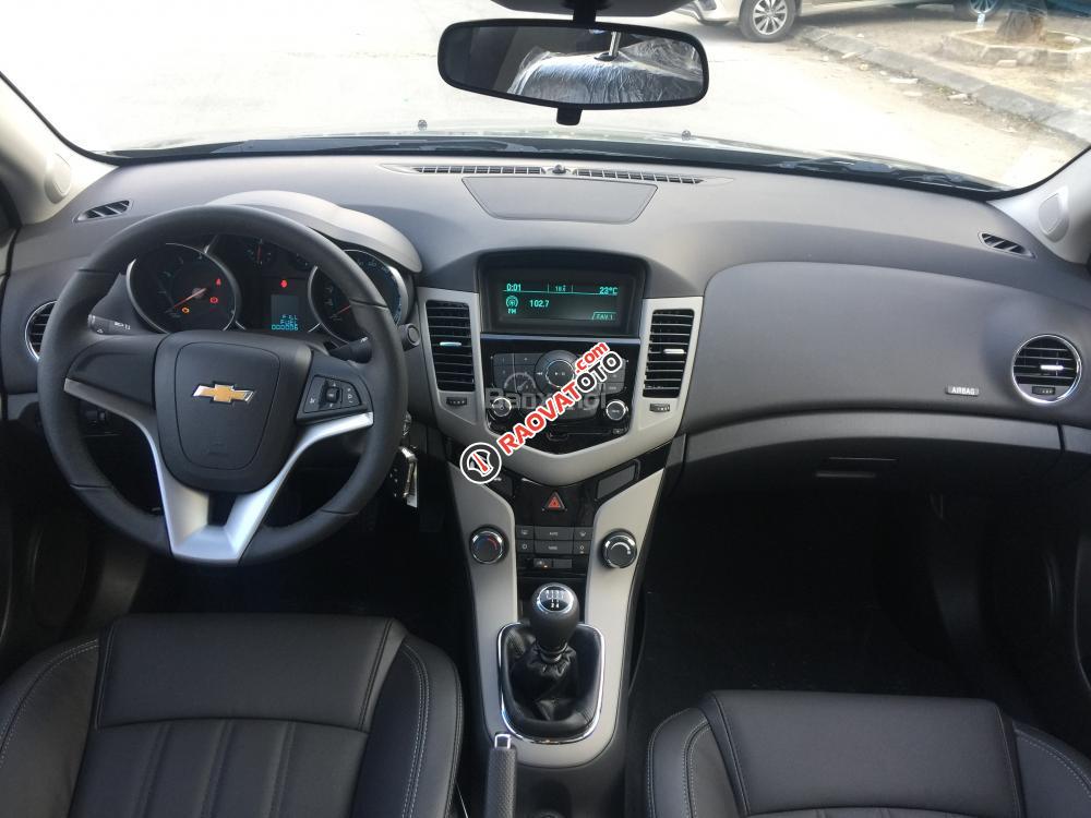 Chevrolet Cruze giảm giá trên 50 triệu, trả trước 100 triệu có xe ngay-4