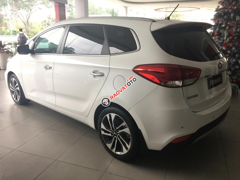 Bán Kia Rondo 2017 đưa trước 150tr, có xe giao ngay-2