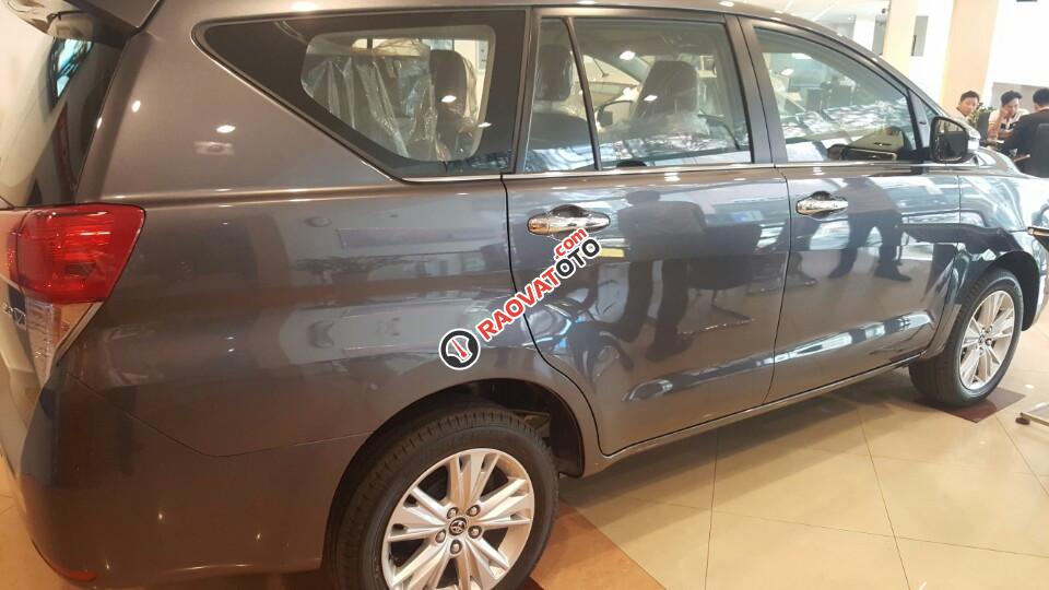 Bán xe Toyota Innova 2.0 V 2018, đủ màu giao ngay, dòng xe cao cấp giảm giá cực sốc-2