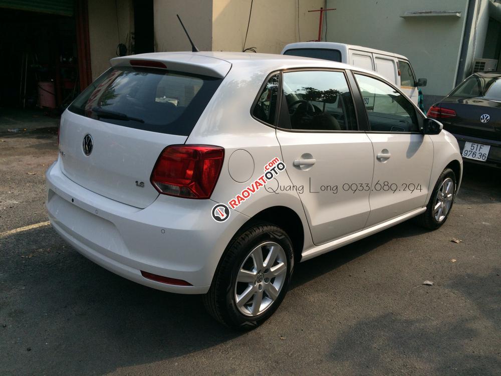 Polo Hatchback Volkswagen màu trắng, nhập khẩu - Giá tốt giao, xe tận nhà. LH Long 0933689294-1