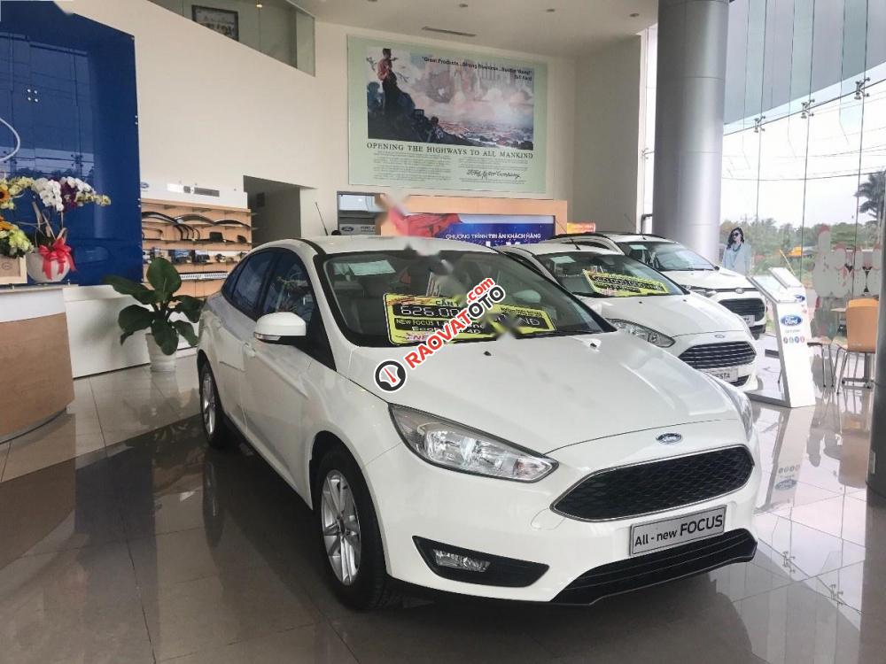 Cần bán xe Ford Focus Trend 1.5L đời 2017, màu trắng-1