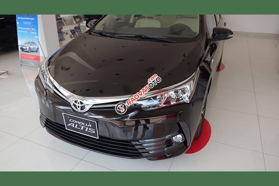 Toyota Altis 2018 khuyến mãi hấp dẫn, quà tặng giá trị, hỗ trợ vay 80% giá trị xe, lãi suất ưu đãi. LH 0947 8888 10-1