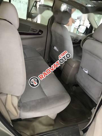 Bán xe Toyota Innova đời 2006, màu bạc, giá 355tr-2