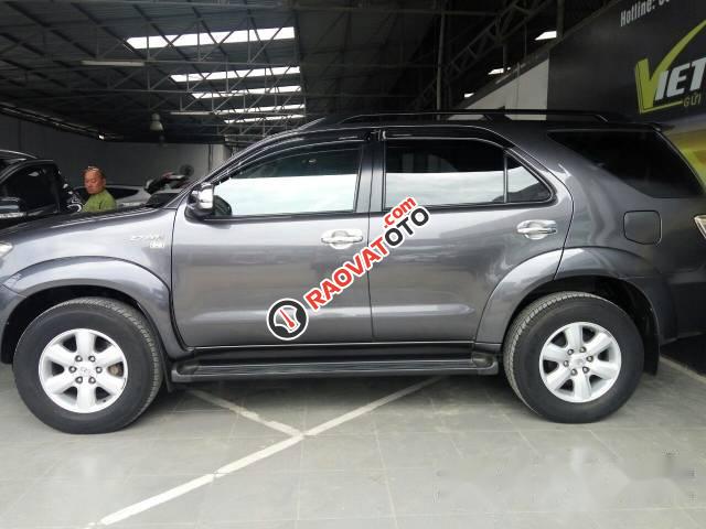 Bán Toyota Fortuner 2.7V đời 2010, màu xám -0