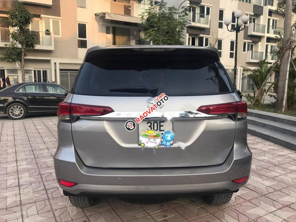 Bán Toyota Fortuner 2.7V 4x2 AT sản xuất 2017, màu bạc, nhập khẩu nguyên chiếc như mới-8