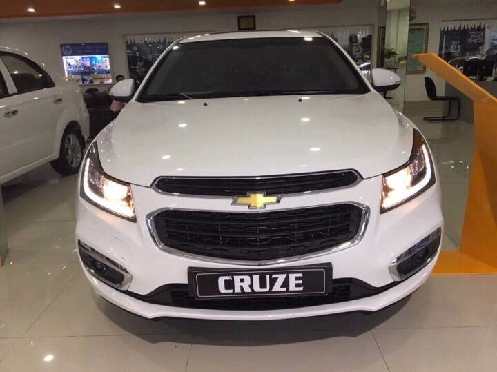 Bán ô tô Chevrolet Cruze đời 2017, màu trắng, nhập khẩu chính hãng, giá 589tr-2