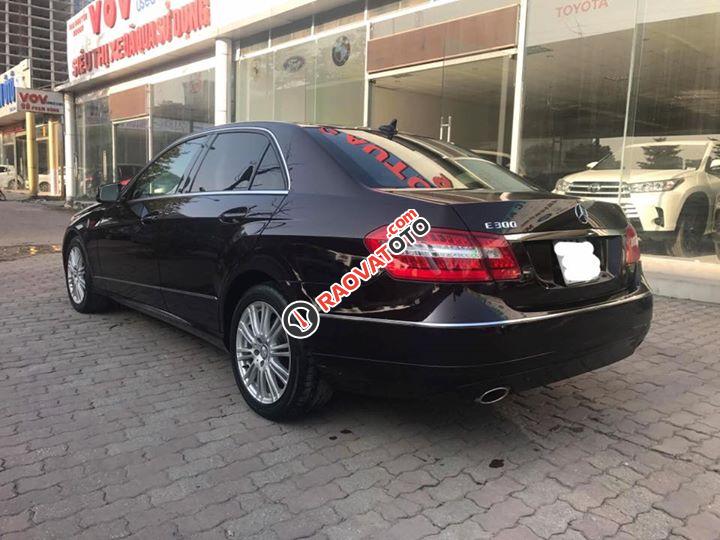 Cần bán Mercedes E300 2010, đăng kí 2011, xe lướt đẹp nhất thị trường-7